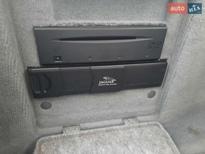 Седан Jaguar XJ 2005 в Луцьку