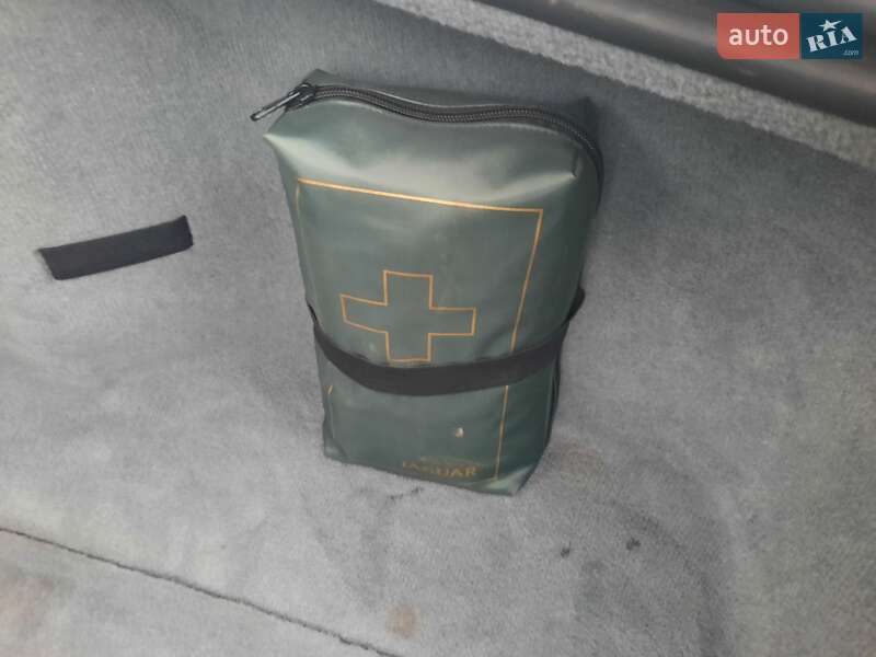 Седан Jaguar XJ 2005 в Луцьку