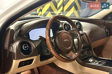 Седан Jaguar XJ 2013 в 