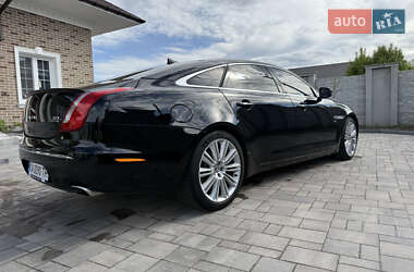 Седан Jaguar XJ 2013 в 