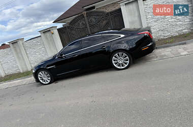 Седан Jaguar XJ 2013 в 