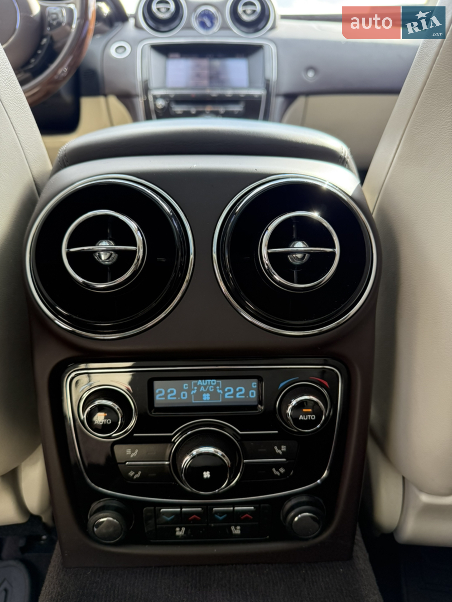 2013 Jaguar XJ - мініатюра 31