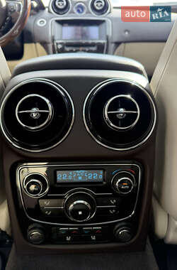 Седан Jaguar XJ 2013 в 