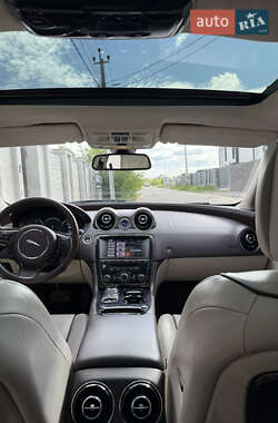 Седан Jaguar XJ 2013 в 