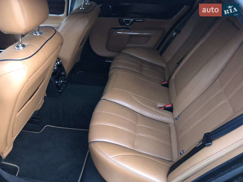 Седан Jaguar XJ 2015 в Чернігові