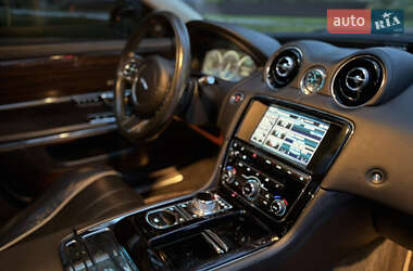 Седан Jaguar XJ 2014 в 