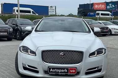 Седан Jaguar XJ 2017 в 