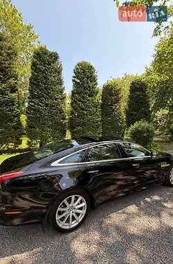 Седан Jaguar XJ 2010 в 