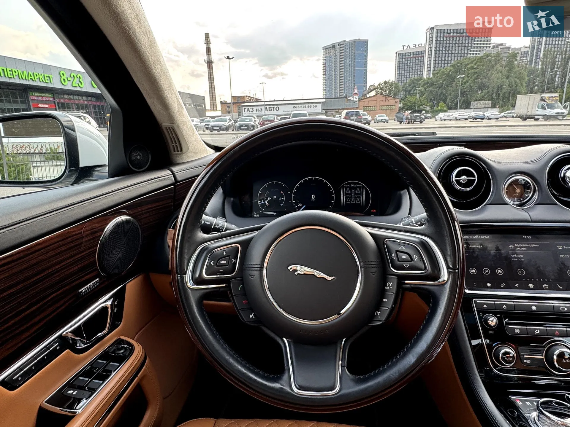 2017 Jaguar XJ - мініатюра 19