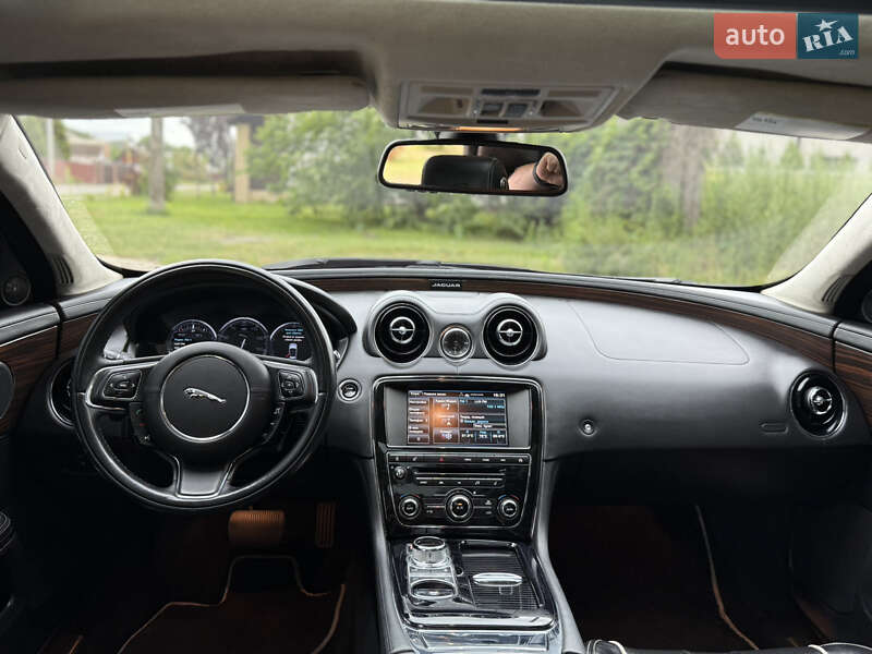 Седан Jaguar XJ 2014 в Борисполе