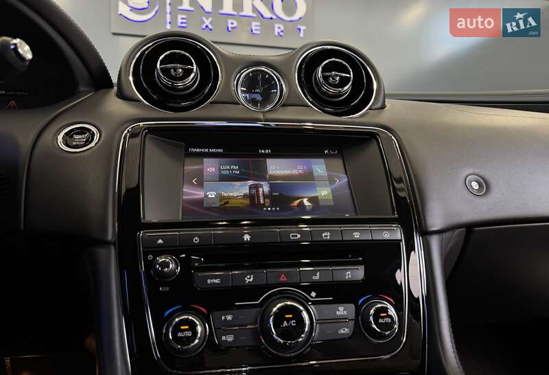 Седан Jaguar XJ 2016 в Киеве