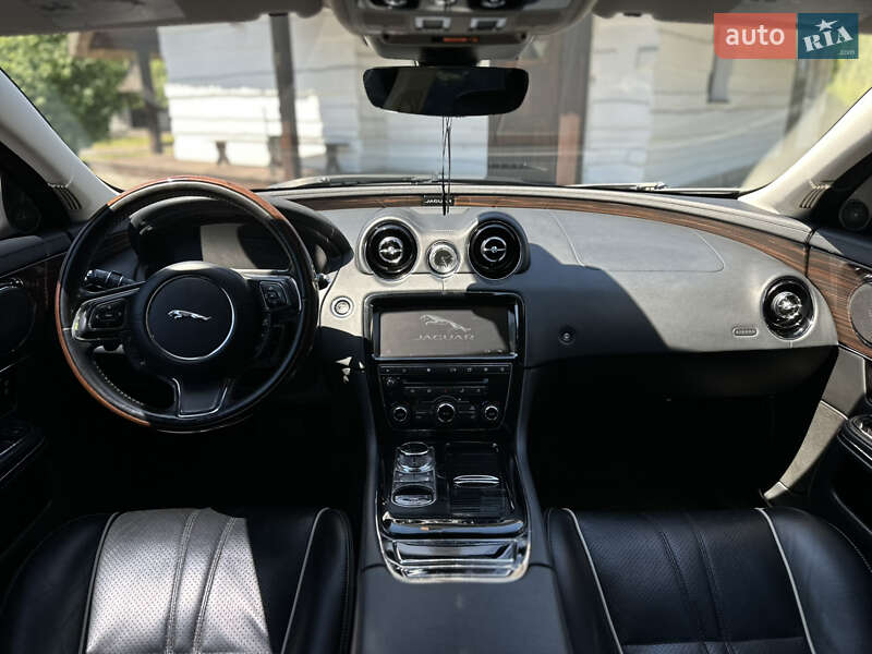 Седан Jaguar XJ 2017 в Івано-Франківську