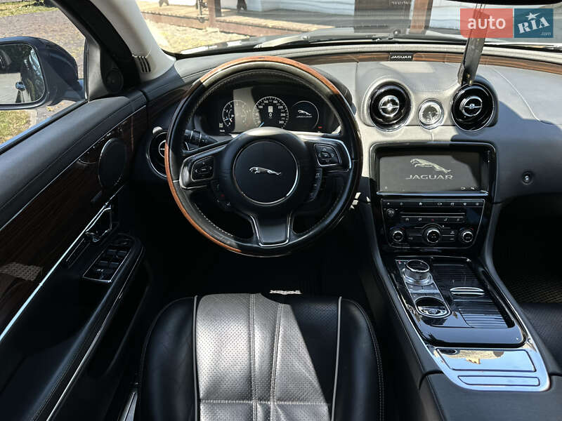 Седан Jaguar XJ 2017 в Івано-Франківську