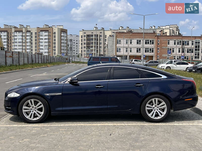 Седан Jaguar XJ 2011 в Виннице
