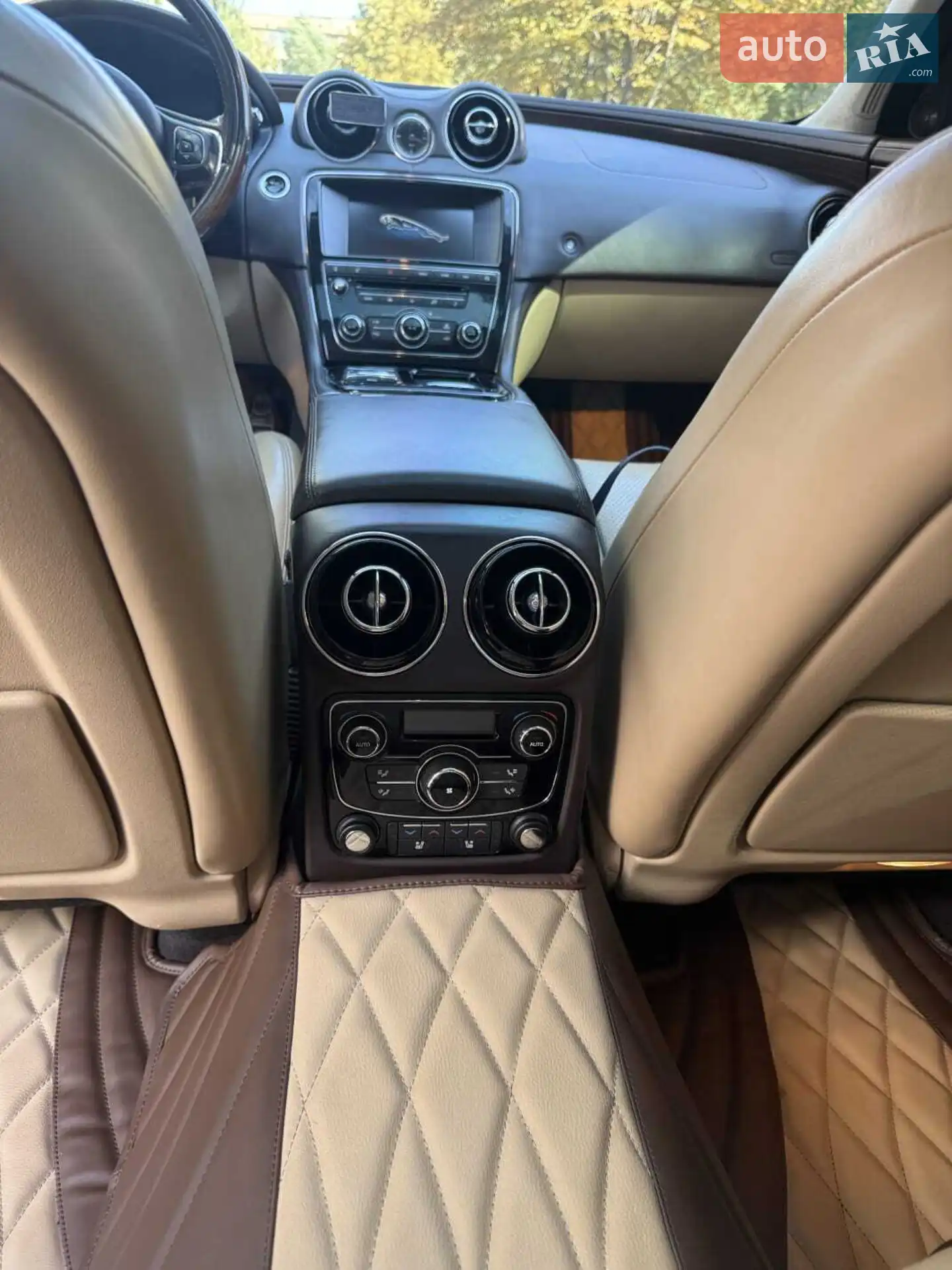 2015 Jaguar XJ - мініатюра 25
