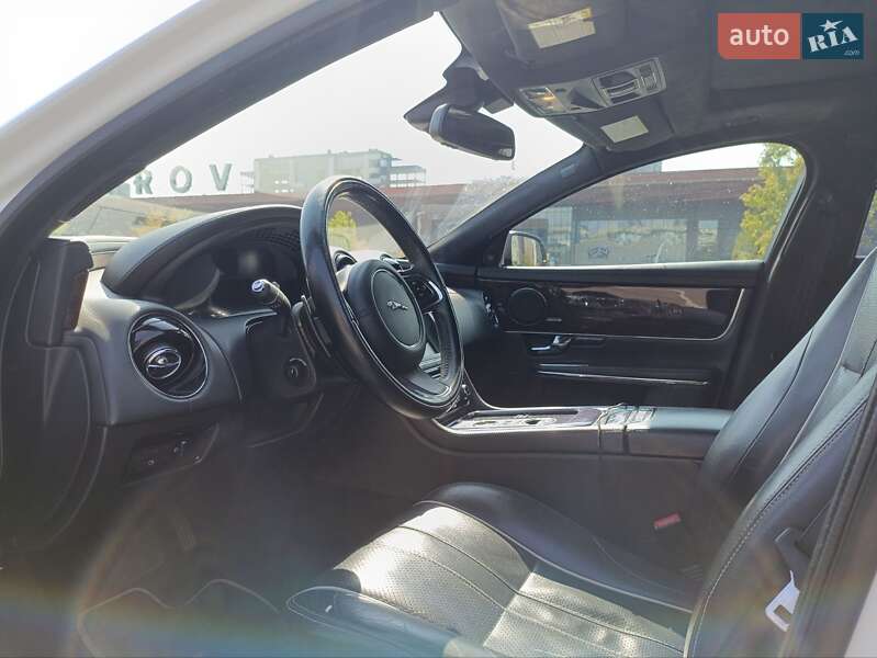 Седан Jaguar XJ 2013 в Киеве фото 12 Седан Jaguar XJ 2013 в Киеве