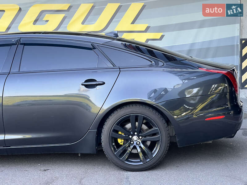 Седан Jaguar XJ 2013 в Києві