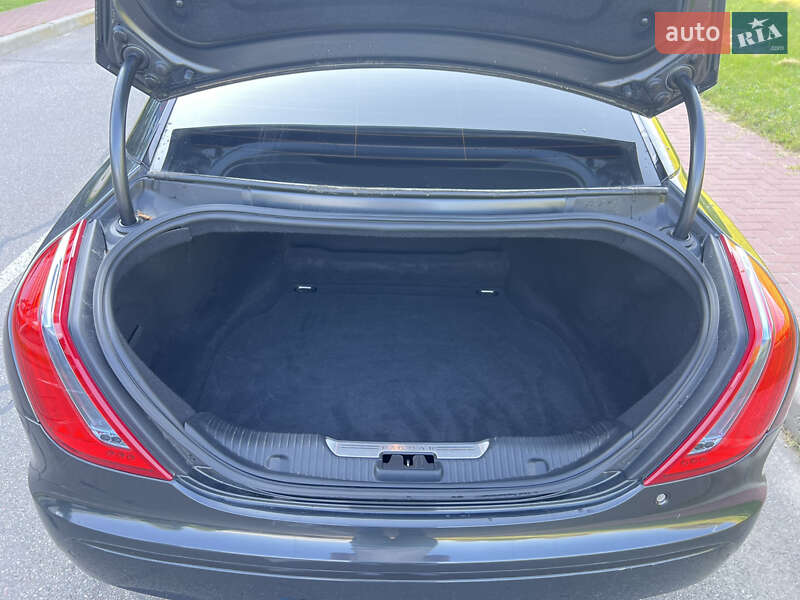 Седан Jaguar XJ 2013 в Києві