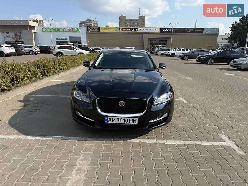 Седан Jaguar XJ 2015 в Житомирі