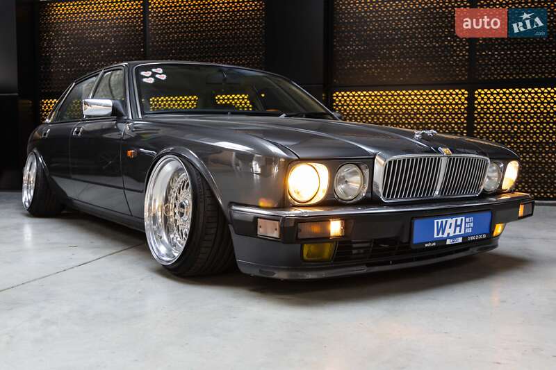 Седан Jaguar XJ 1993 в Луцьку