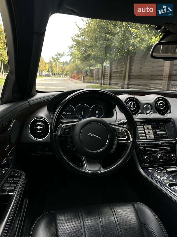 Седан Jaguar XJ 2013 в Києві