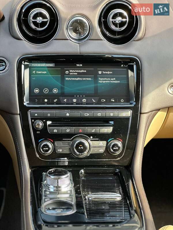 Седан Jaguar XJ 2018 в Киеве