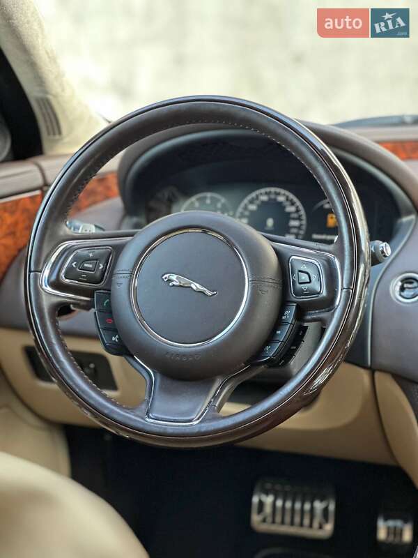 Седан Jaguar XJ 2018 в Киеве