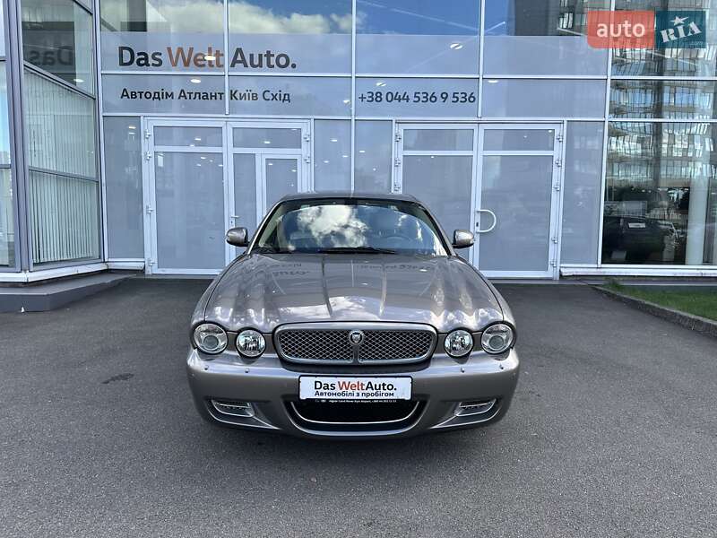 Седан Jaguar XJ 2008 в Києві