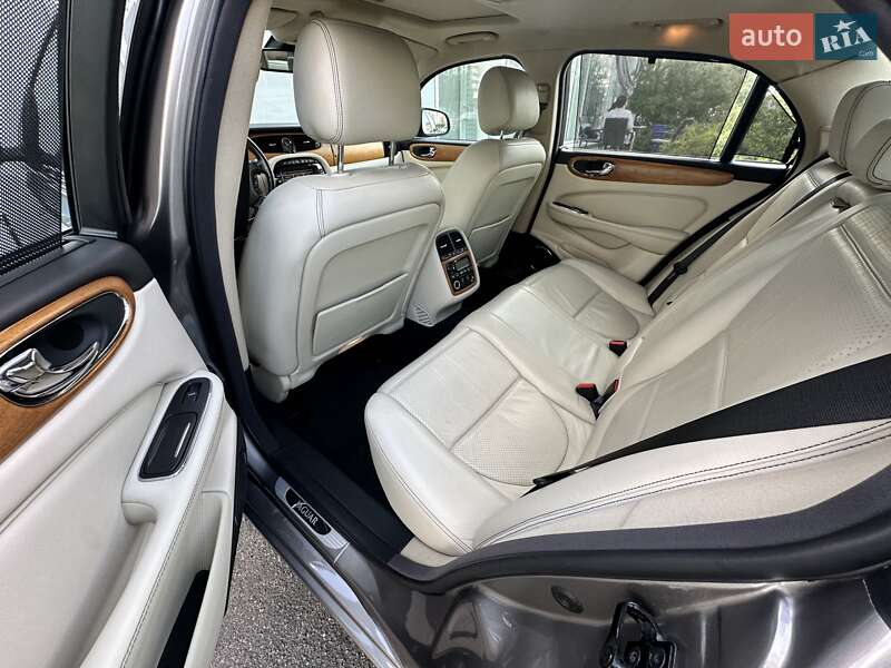 Седан Jaguar XJ 2008 в Києві