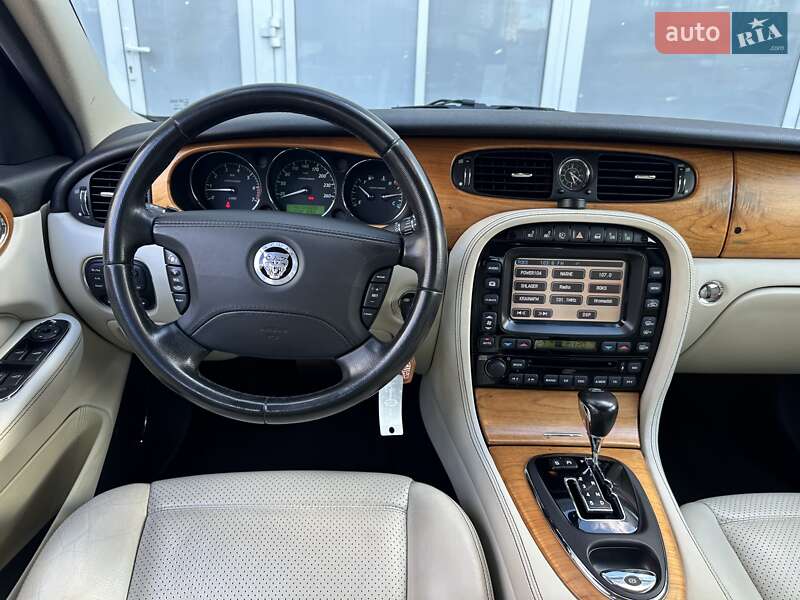 Седан Jaguar XJ 2008 в Києві