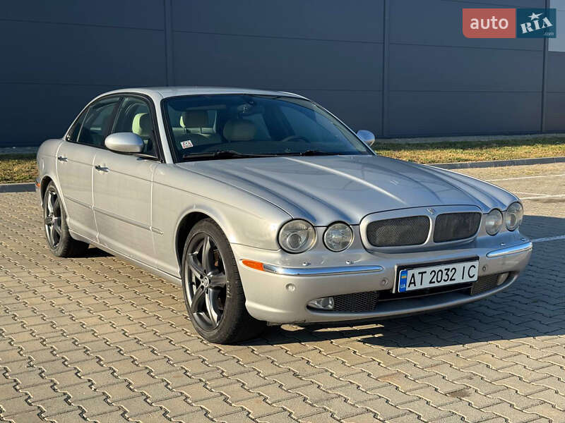 Седан Jaguar XJ 2003 в Ивано-Франковске