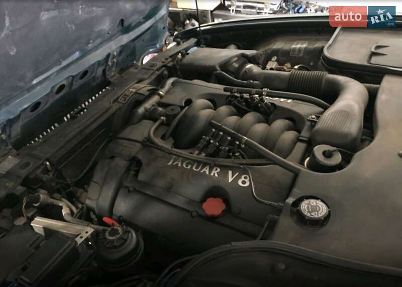 Седан Jaguar XJ 2000 в Киеве