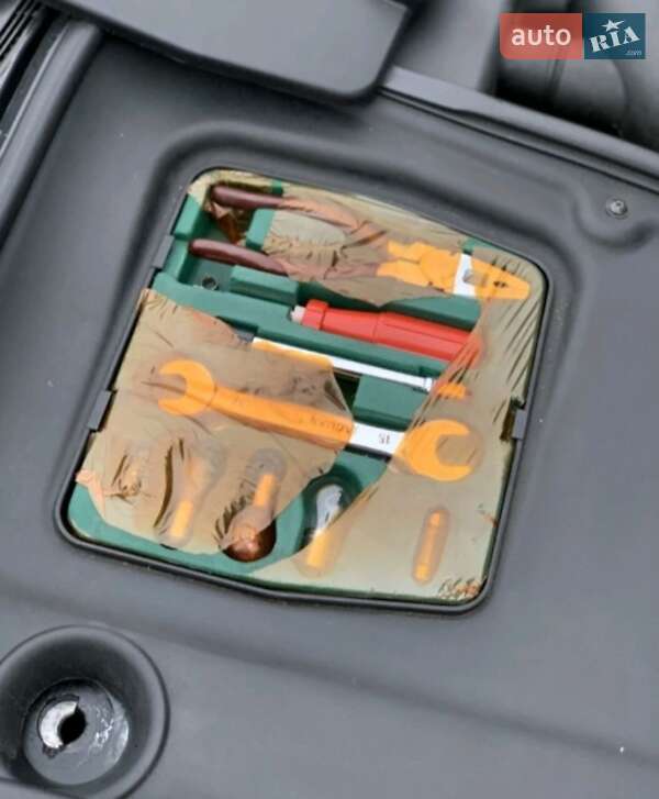 Седан Jaguar XJ 2000 в Киеве