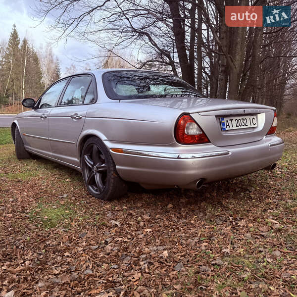 Седан Jaguar XJ 2003 в Ивано-Франковске