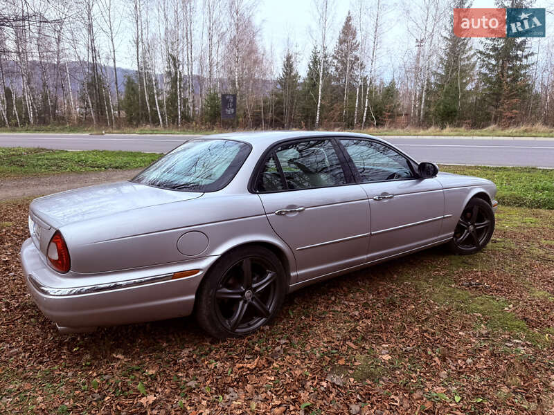 Седан Jaguar XJ 2003 в Ивано-Франковске