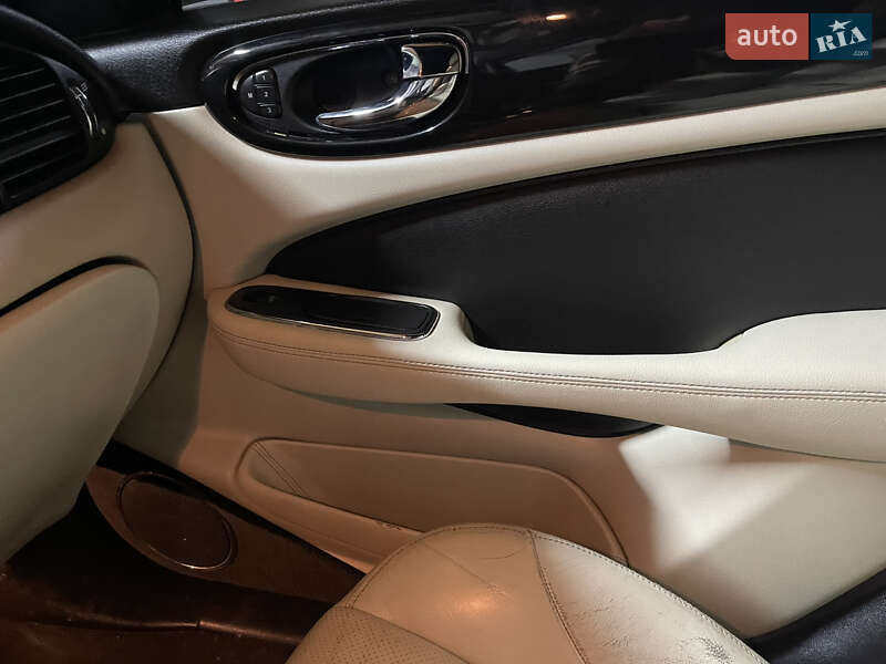 Седан Jaguar XJ 2003 в Ивано-Франковске