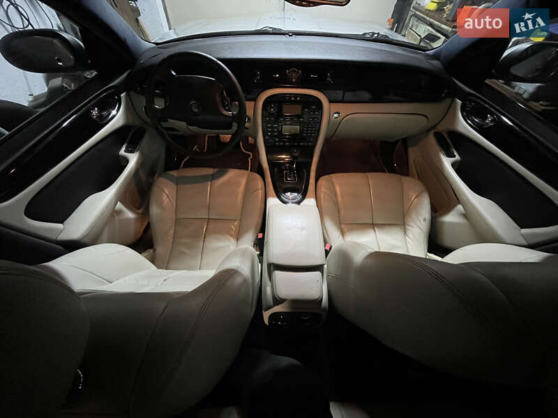 Седан Jaguar XJ 2003 в Ивано-Франковске