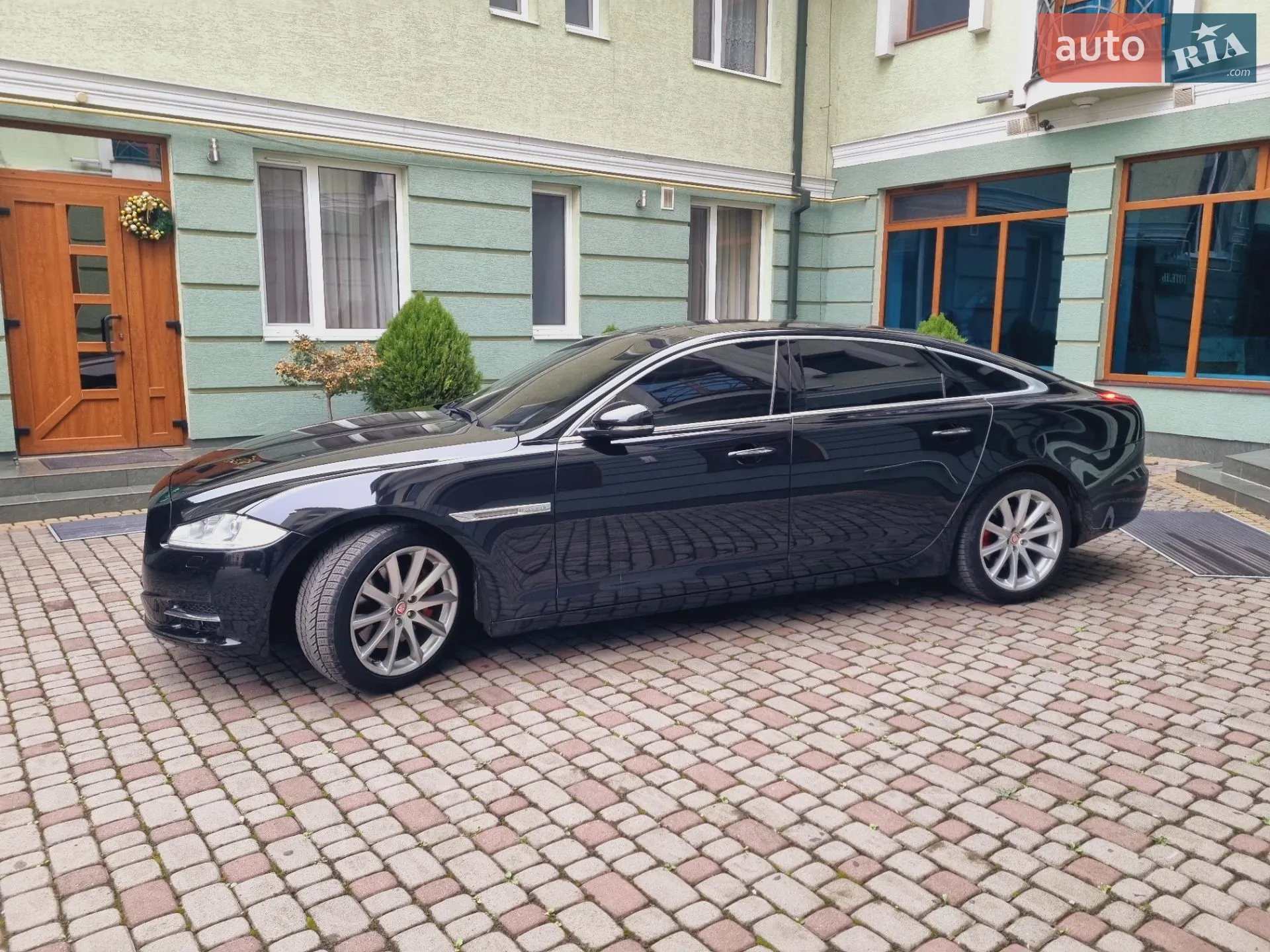 2010 Jaguar XJ - мініатюра 2