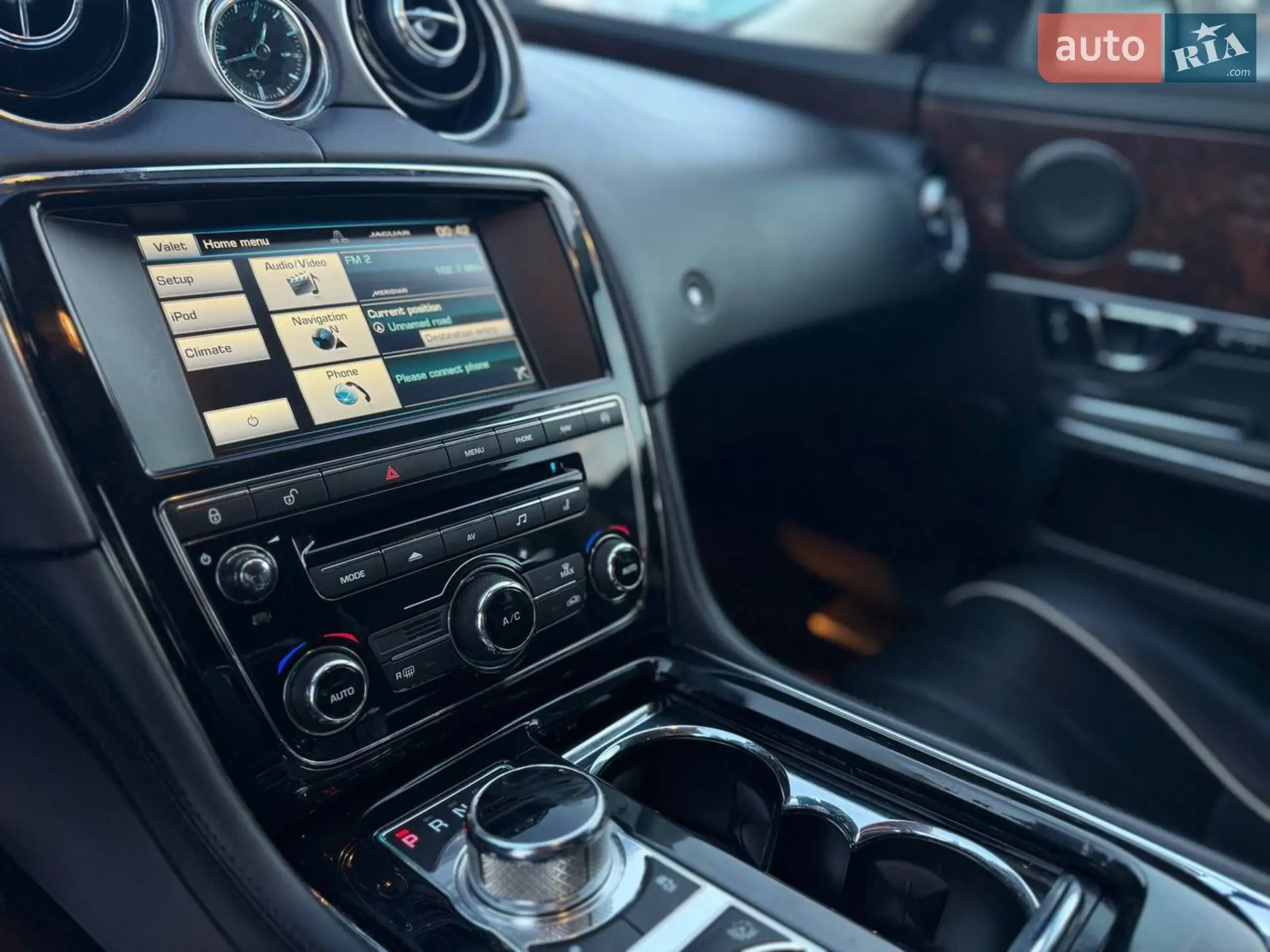 2015 Jaguar XJ - мініатюра 18