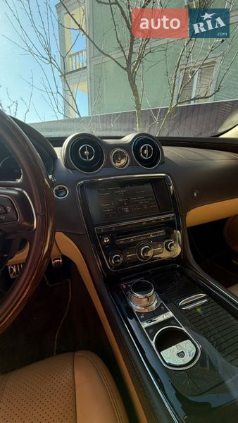 Седан Jaguar XJ 2013 в Киеве