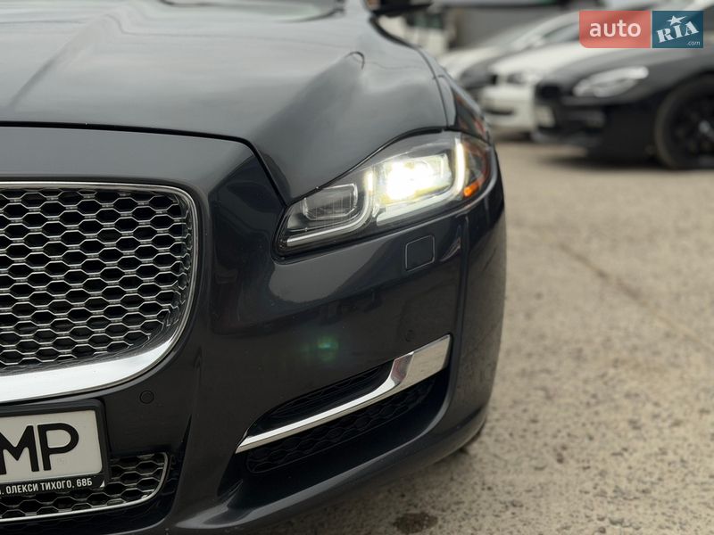 Седан Jaguar XJ 2016 в Житомире
