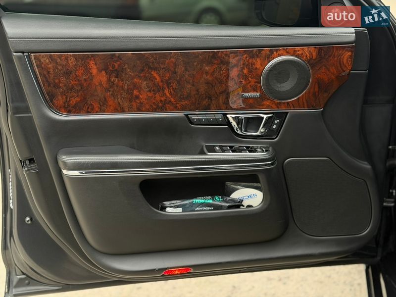 Седан Jaguar XJ 2016 в Житомире