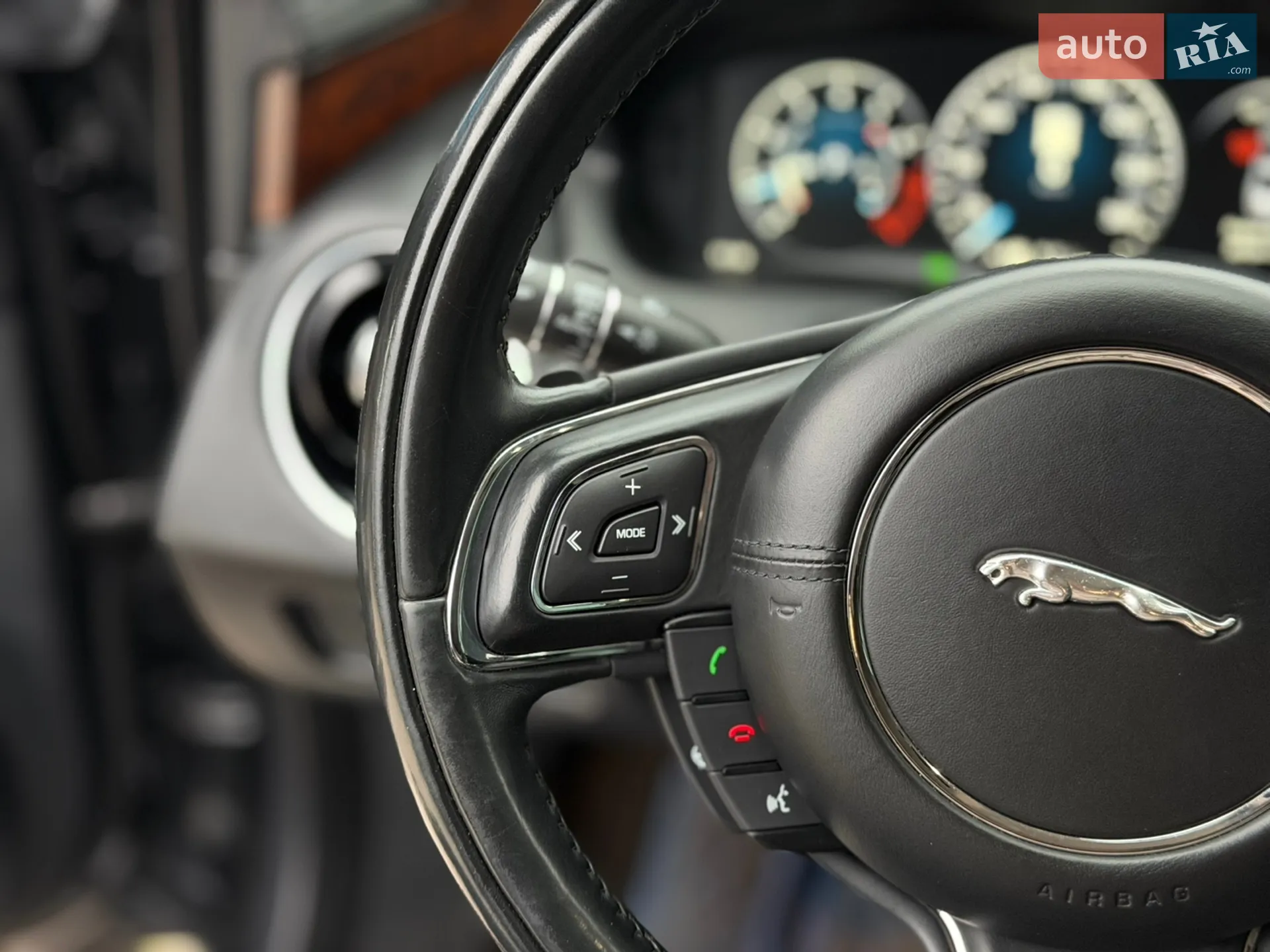 2016 Jaguar XJ - мініатюра 39
