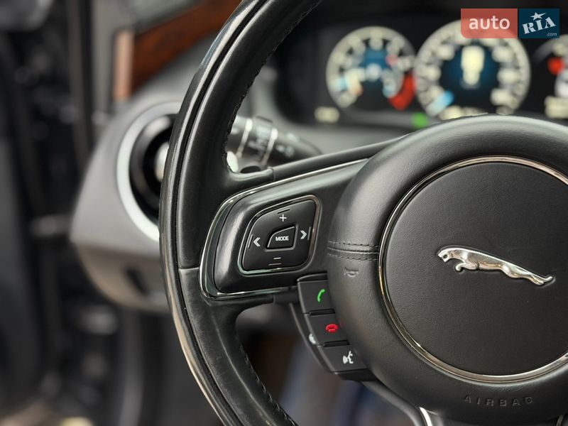 Седан Jaguar XJ 2016 в Житомире