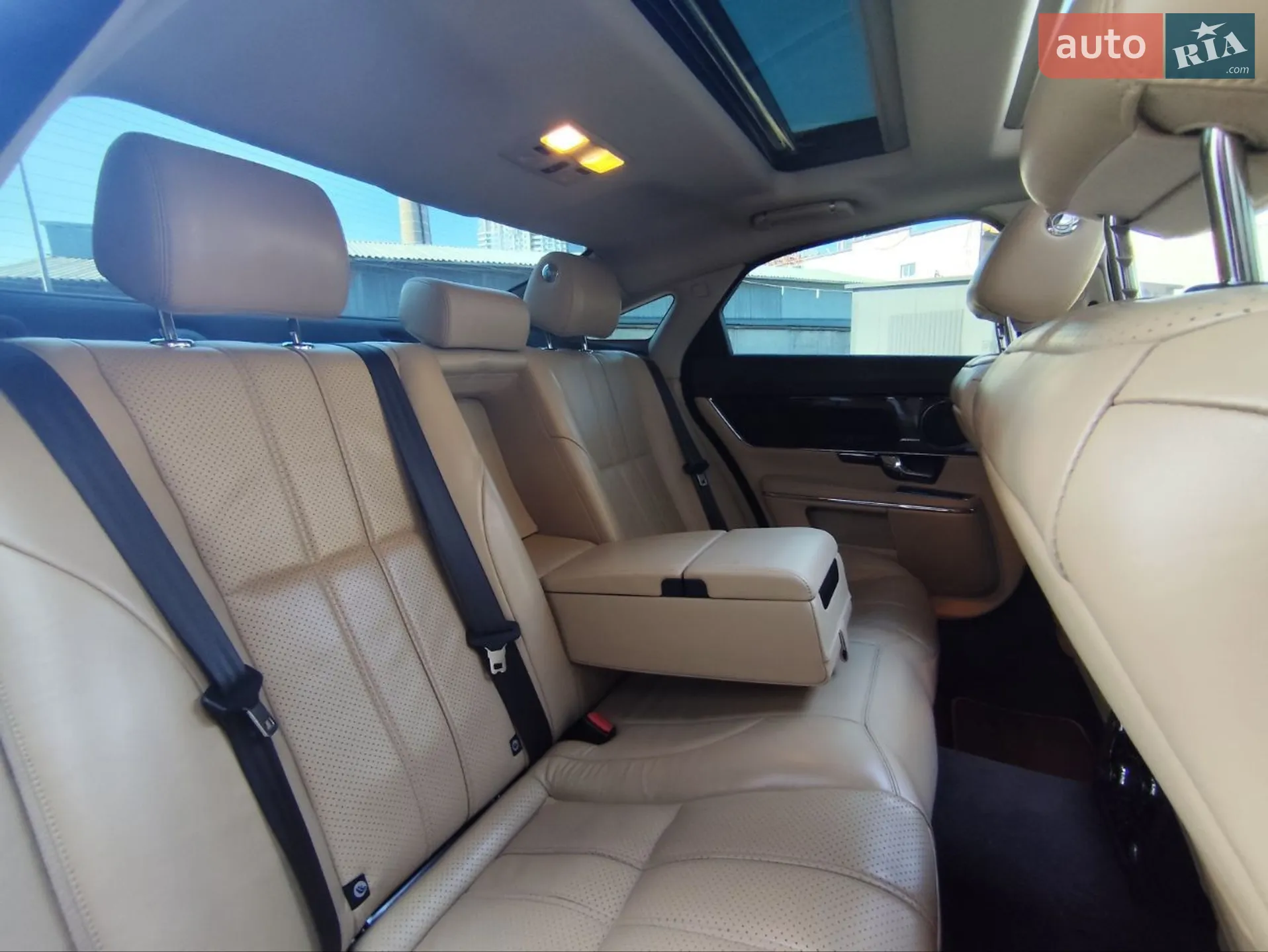 2013 Jaguar XJ - мініатюра 18