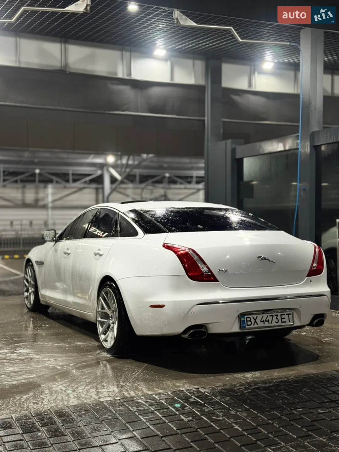 2011 Jaguar XJ - мініатюра 3
