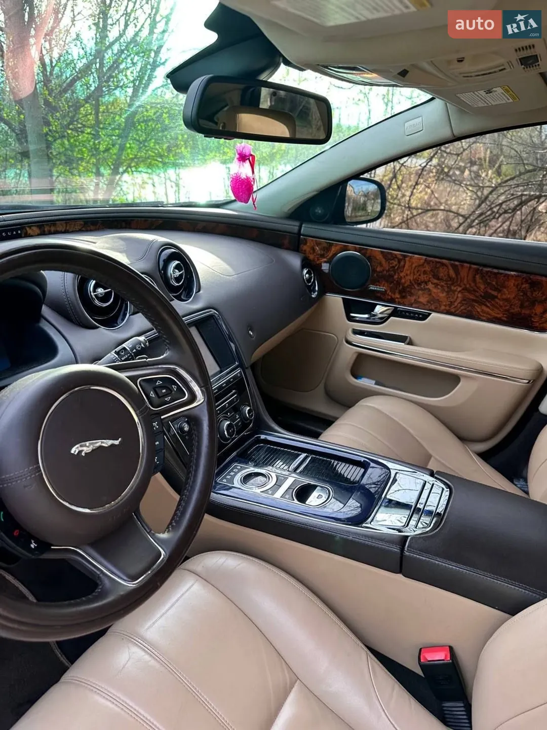 2013 Jaguar XJ - мініатюра 16