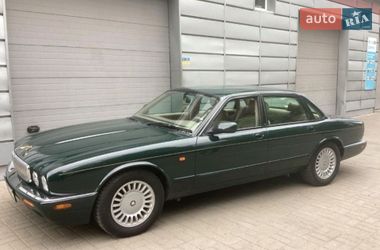 Седан Jaguar XJ 2000 в Киеве