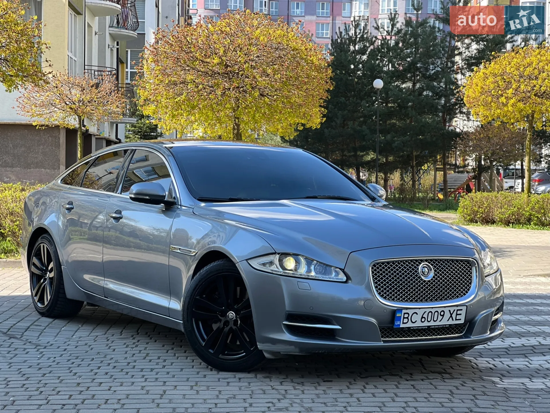 2010 Jaguar XJ - мініатюра 2
