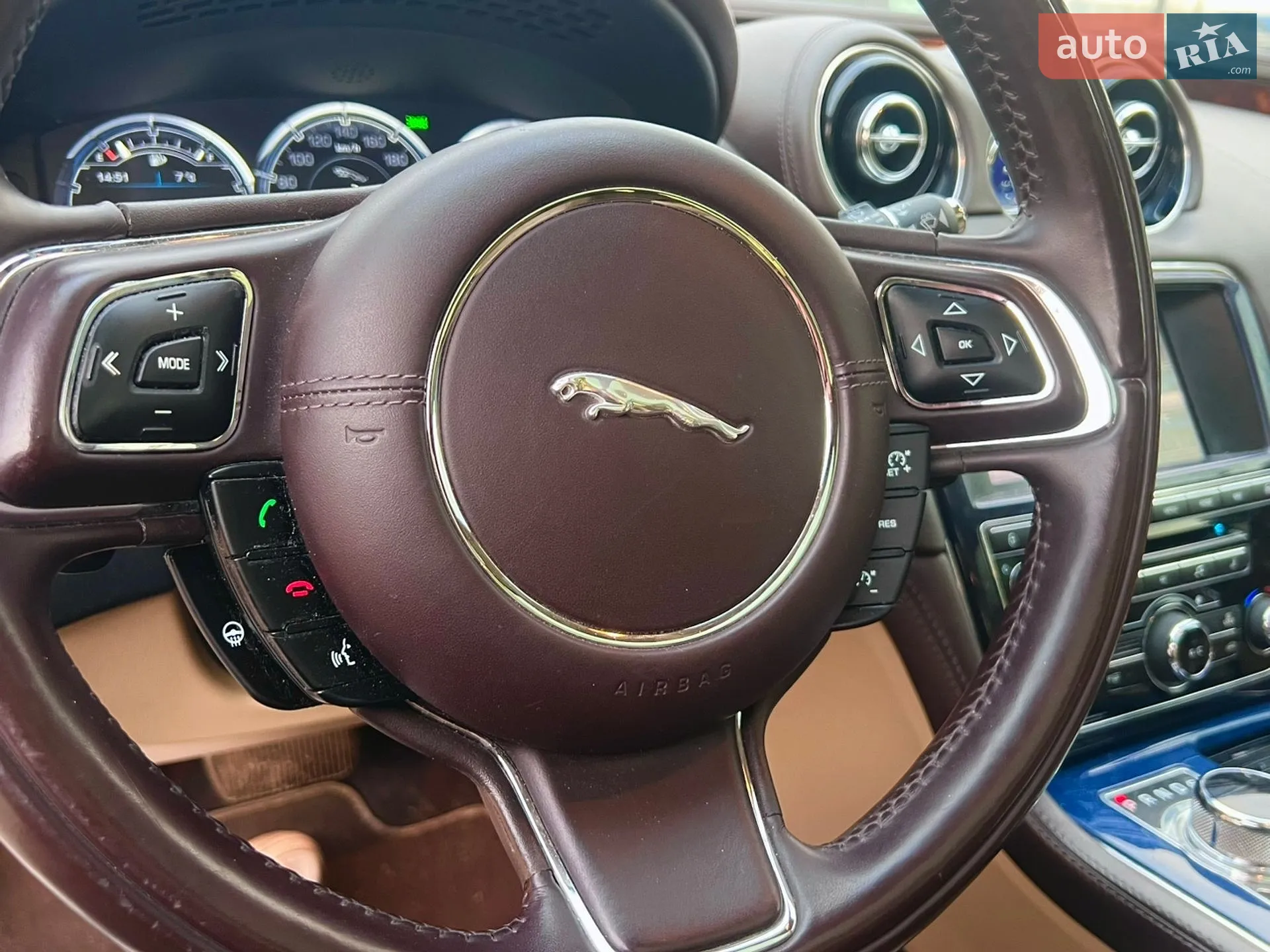 2012 Jaguar XJ - мініатюра 19